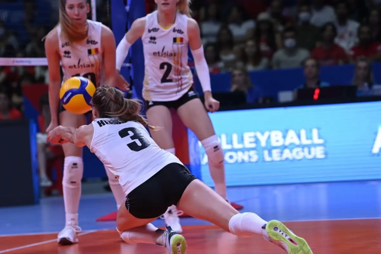 Yellow Tigers maken het topfavoriet Italië drie sets aartsmoeilijk op WK, maar verliezen wel